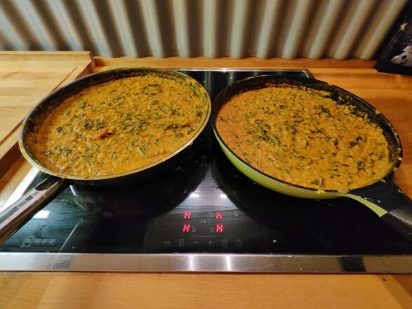 Cremiges Dal mit Spinat