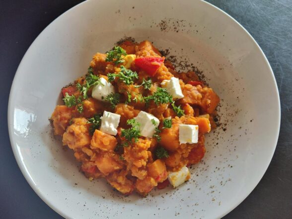 Süßkartoffeln mit roten Linsen