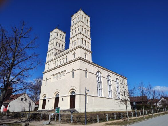 Schinkelkirche in Straupitz